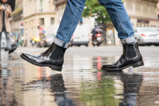 Welke schoenen draag je stijlvol in de regen?